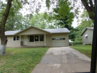 8900 MANCHESTER AVE, KANSAS CITY, MO 64138 