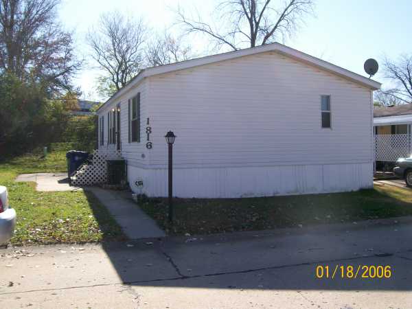 1816 Santa Fe, Saint Charles, MO 63303 