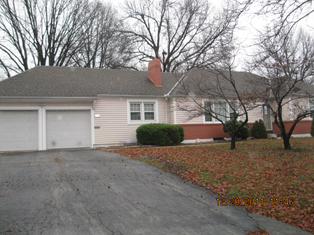 9805 Stateline Rd, Kansas City, MO 64114 