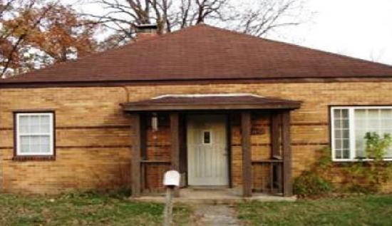 1090 Lake Drive, Arnold, MO 63010 