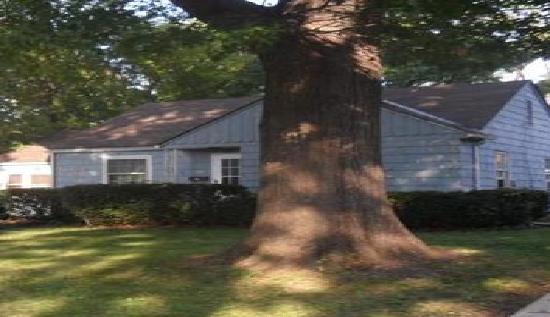 8305 Mercier St, Kansas City, MO 64114 