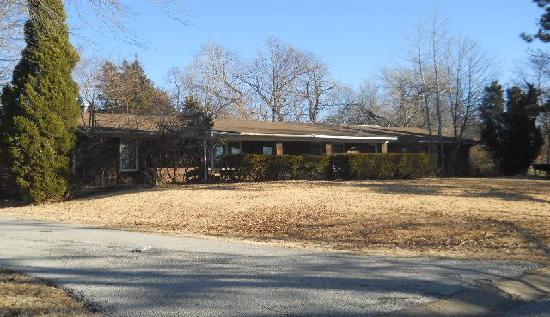 5095 Craigmont, Florissant, MO 63033 