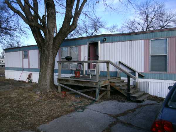 3005 Monaco Rd, Kansas City, MO 64129 