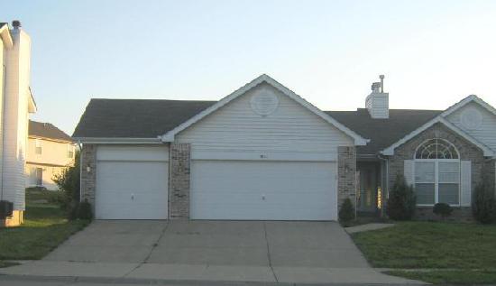 4813 Country Lane Woods, Florissant, MO 63033 