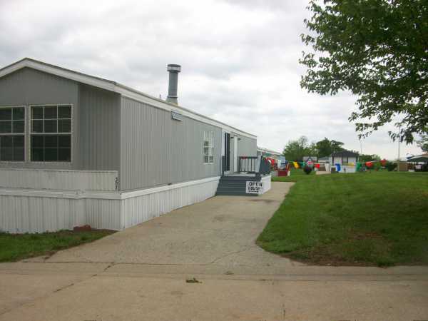 307 Pamela Ave Lot 105, Independence, MO 64056 