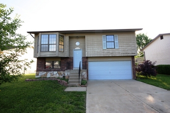 2409 Golden Gate Dr, Imperial, MO 63052 