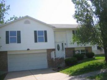 3241 Windwood Trail Dr, St Peters, MO 63303 