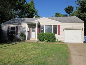 4 Winshire Ct, Ferguson, MO 63135 