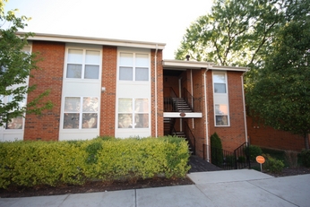 2008 Greenglen Dr Unit #204, Kirkwood, MO 63122 