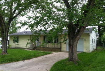 704 Robinhood Rd, Mexico, MO 65265 