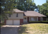 9800 Winslow Pl, Kansas City, MO 64131 