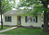 8205 Rose St, Pleasant Valley, MO 64068 