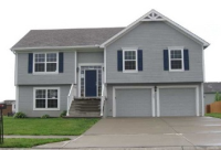 403 Lake Meadows Dr, Smithville, MO 64089 