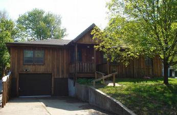 5723 South 17th St, Saint Joseph, MO 64504 