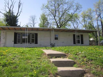 715 E Hayward Ave, Independence, MO 64050 
