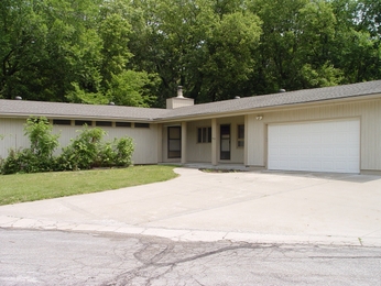 400 NW 17th Street, Blue Springs, MO 64015 