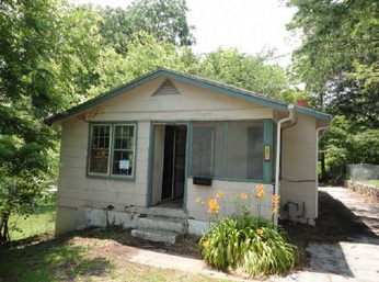 128 S High St, Sugar Creek, MO 64054 