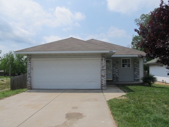 1793 South Farm Road 123, Springfield, MO 65807 