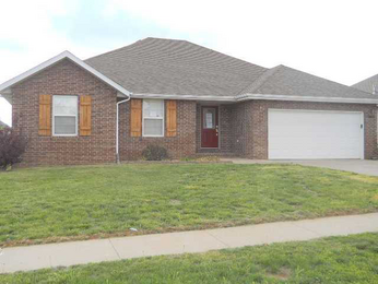 3907 S Hillsdale Ave, Springfield, MO 65807 