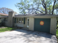 719 NW South Shore, Lake Waukomis, MO 64151 