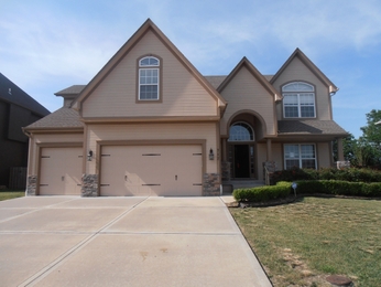 712 SW 33rd Street, Lees Summit, MO 64082 