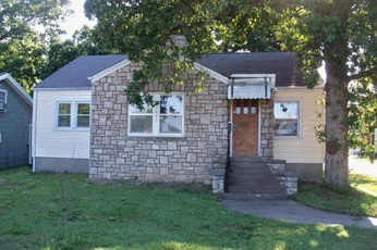 1933 N Douglas Ave, Springfield, MO 65803 
