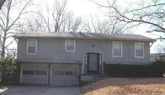 10606 Walrond Avenue, Kansas City, MO 64137 