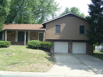 21 Oak Valley Dr, Saint Peters, MO 63376 