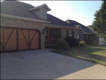 5585 South Pinehurst Ave, Springfield, MO 65810 