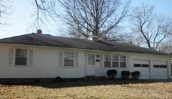 8955 E 84th St, Raytown, MO 64138 