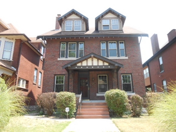 4550 Holly Avenue, Saint Louis, MO 63115 