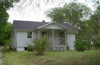 6633 N Edison Ave, Kansas City, MO 64151 