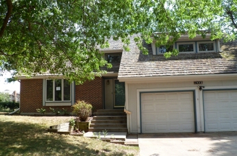 1903 Twin Oaks Dr, Harrisonville, MO 64701 