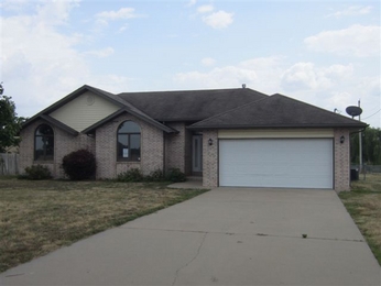 2168 E Southernview Rd, Ozark, MO 65721 