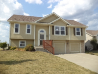 8704 NE 101 St, Kansas City, MO 64157 