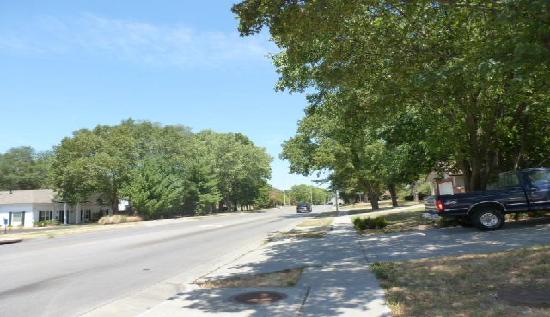 3211 South Crysler Ave, Independence, MO 64055 