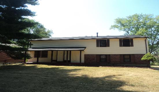 2114 Greenheath Dr, Florissant, MO 63033 