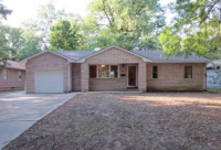 11402 Elmwood Ave, Kansas City, MO 64137 