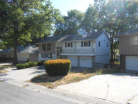 9222 Wyandotte St, Kansas City, MO 64114 