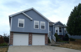 613 SW Shorthorn Dr, Grain Valley, MO 64029 