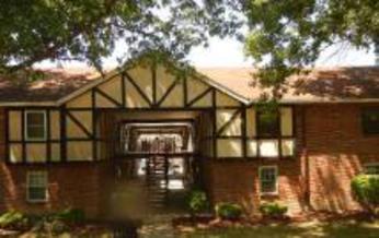 1061 Woodgate Dr, Kirkwood, MO 63122 