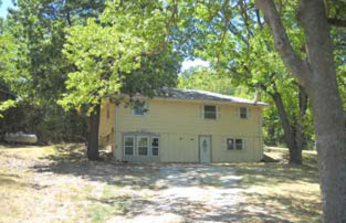 7822 S Morris Rd, Oak Grove, MO 64075 