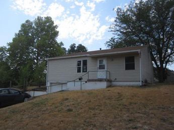 312 N Geronimo Dr, Independence, MO 64056 