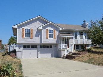 1706 Cody Dr, Raymore, MO 64083 