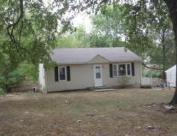 6021 North Topping Ave, Kansas City, MO 64119 