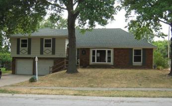 6909 N Woodland Ave, Kansas City, MO 64118 