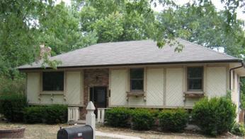 1004 NE 74th St, Gladstone, MO 64118 