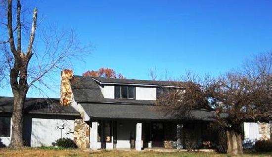 1129 Evergreen, Hollister, MO 65672 