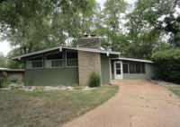 1432 Woodhue Dr, St Louis, MO 63126 