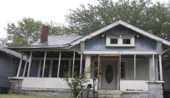 2440 Mersington Ave, Kansas City, MO 64127 